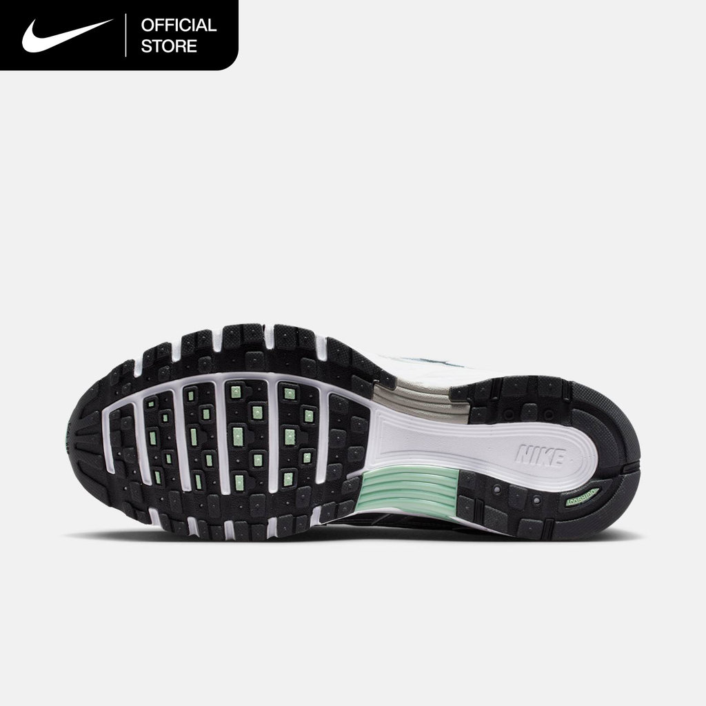 NIKE حذاء نسائي P-6000 — فضي
