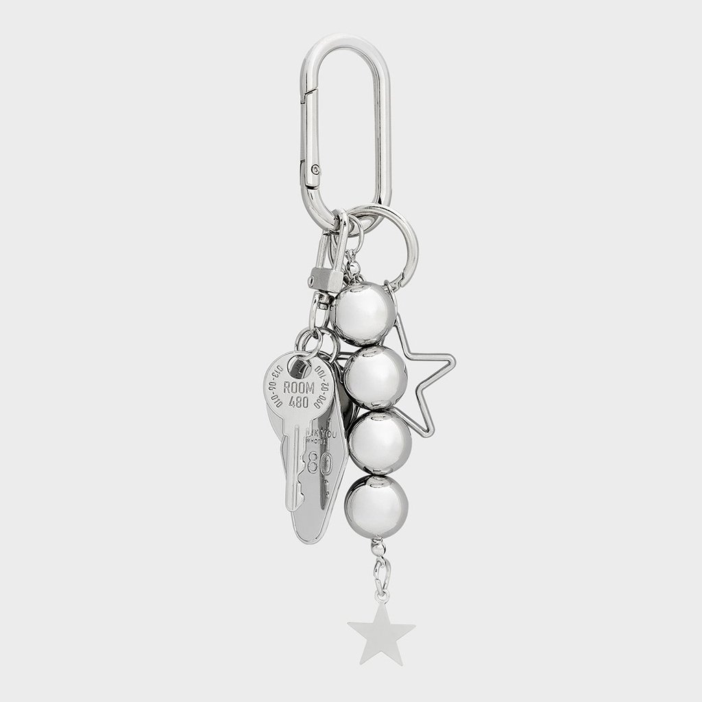[Pomelo] พวงกุญแจจี้รูปดาวและกุญแจ / Star Charm with Key Keyring