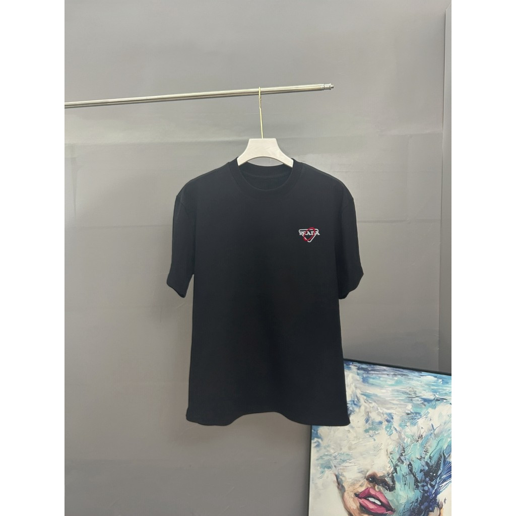 PRADA PRADA 2026 คลาสสิกรอบคอแขนสั้นเสื้อยืดผู้ชายผู้หญิงสไตล์สีทึบหนา Impervious Bottoming ธุรกิจฤด
