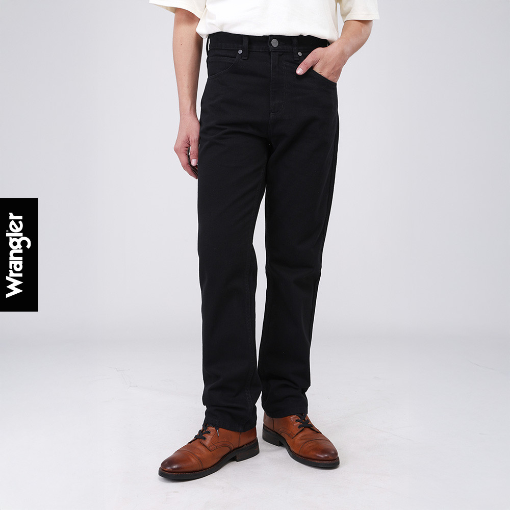 WRANGLER กางเกงยีนส์ผู้ชาย เอวกลาง ทรงตรง ทรง MWZ รุ่น WR SC23MMWZC02 สีดำ