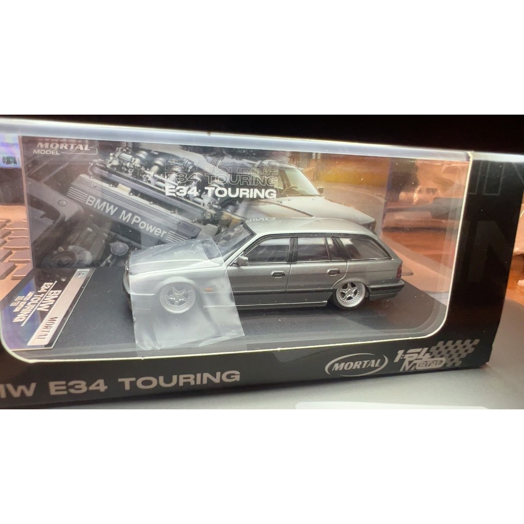 [สต๊อกพร้อมกําพร้า] mortal+++BMW+E34+TOURING.Silver Grey Low-Lying Model, 1/64 Alloy Car Model, กล่อ