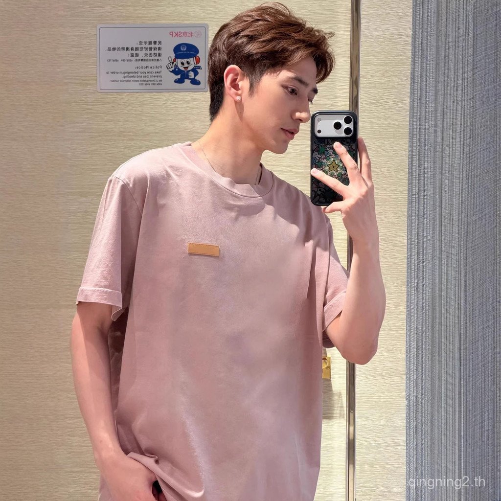 PP7S L26SS Retro สีชมพูหนังป้ายรอบคอแขนสั้นเสื้อยืดผู้ชายผู้หญิงสไตล์เดียวกัน Casual All-Match
