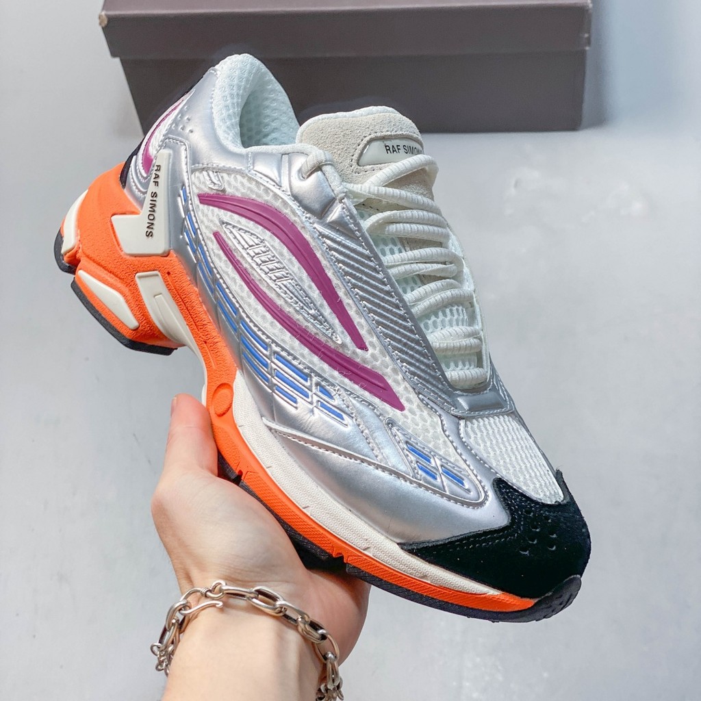 RAF SIMONS Shock-Absorbing รองเท้ากีฬาแฟชั่น Anti-Slip ทนต่อการสึกหรอรองเท้าวิ่ง Unisex ทนทาน