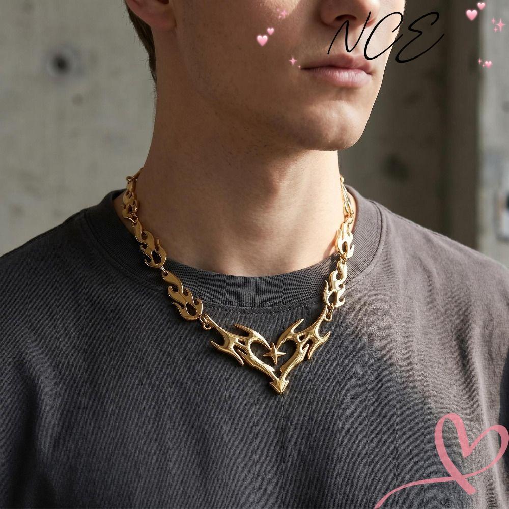 NCE สร้อยคอเปลวไฟ,โลหะ Hollow Star Heart สร้อยคอ, Punk Golden Heart จี้ Clavicle Chain สร้อยคองบสําห