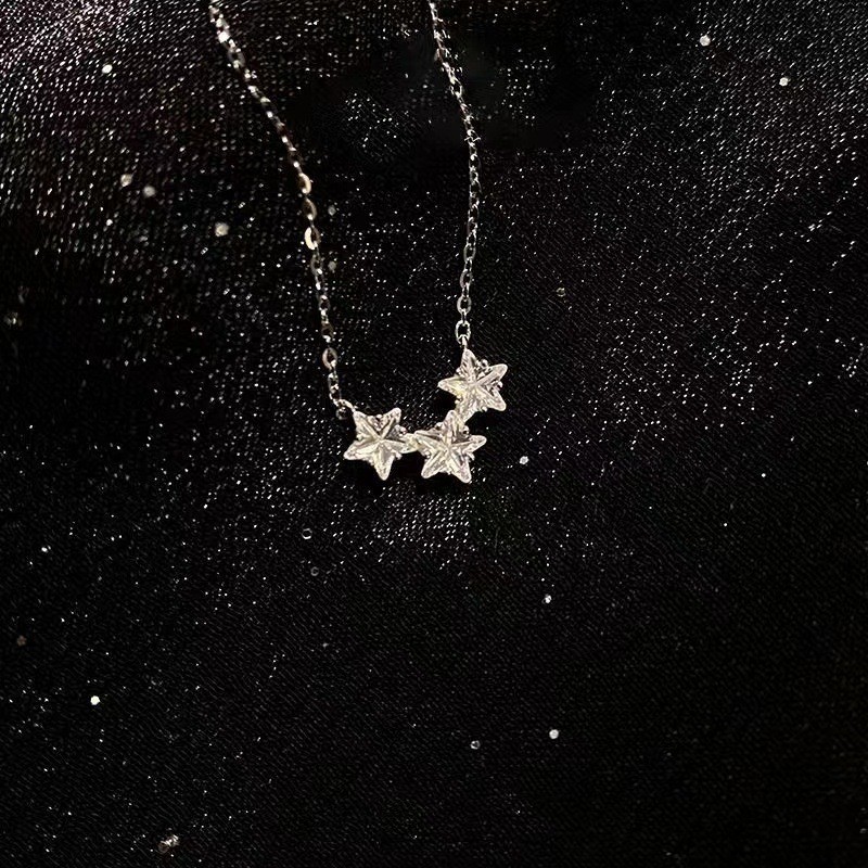 Star Bucket ที่มาพร้อมกับสร้อยคอหญิงหรูหรา Niche High-End Design แฟน Clavicle Chain ของขวัญวันเกิดอิ
