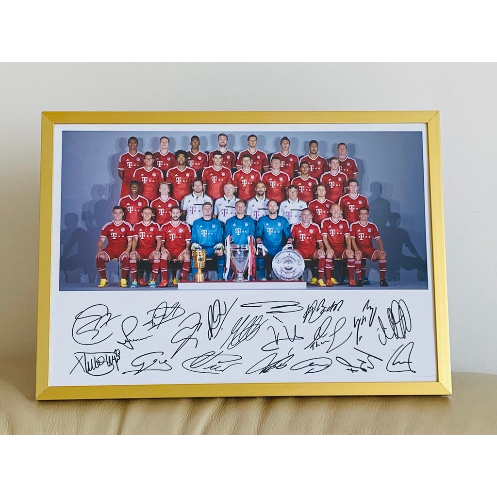 2013/14 BAYERN MUNICH BAYERN MUNICH Player Mario.G Place Signature Photo