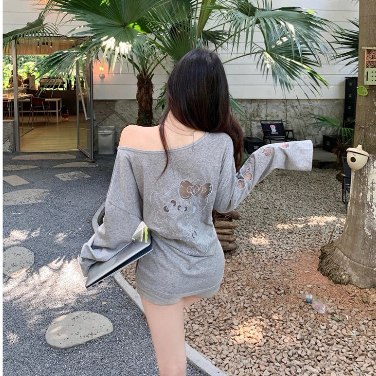 เสื้อยืดแขนยาวสไตล์เกาหลี ลายลูกไม้ ทรงเข้าตัว