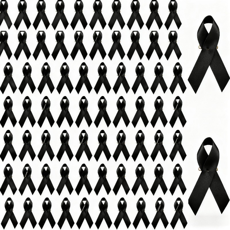 เข็มกลัดดำพร้อมริบบิ้น สำหรับกิจกรรมการอนุรักษ์ทะเล และส่งเสริมสุขภาพจิต