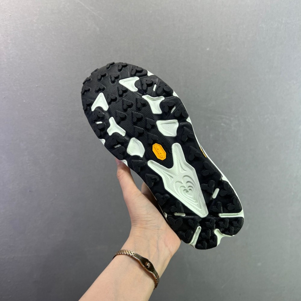 HOKA SPEEDGOAT 7 Trail รองเท้าวิ่งสําหรับผู้ชายและผู้หญิงรองเท้าผ้าใบ Unisex คู่รองเท้ากลางแจ้ง GDQW