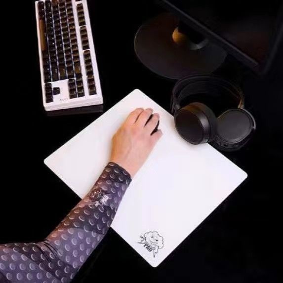 SkyPAD แผ่นรองเมาส์กระจกนิรภัยสําหรับเล่นเกมเรียบ fps เกมแผ่นแก้ว Replica X Moonstone สีดําสีขาวเรีย