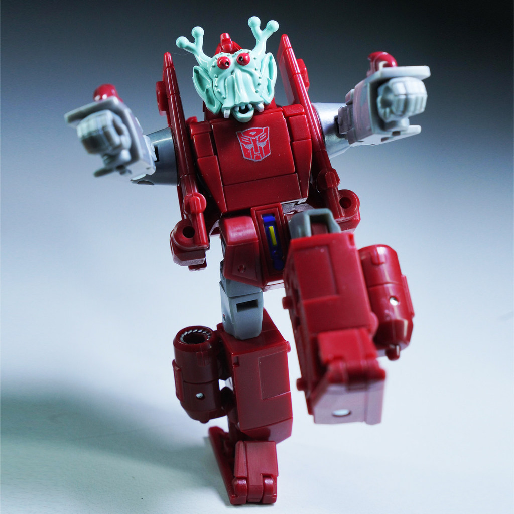 จัดส่งในวันเดียวกัน Tianzun Generation Glider Transformers Toy Model g1 Autobot Autobot Figure Boy