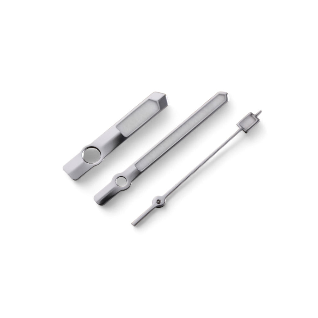 62MAS: มือสีเงินขัดเงา