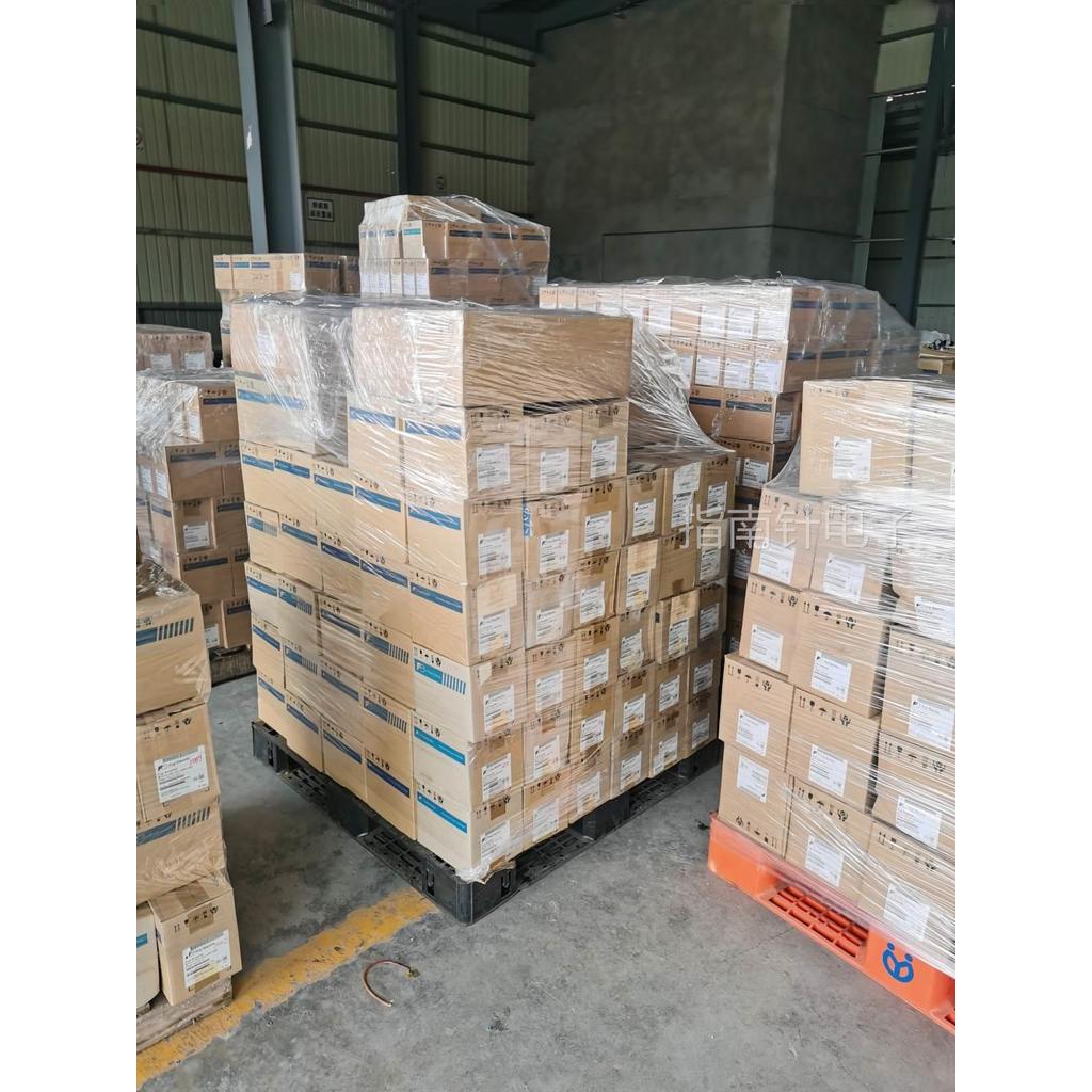 Fuji Inverter FRN0.1 C1S-2J C1S Series 0.1 KW 220V สอบถามได้