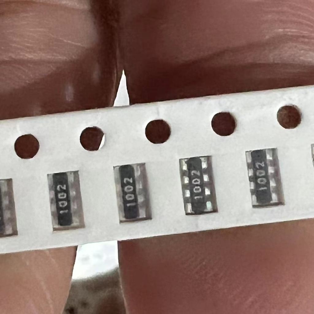 ความแม่นยําสูง 0603 Patch Discharge Resistance 8P4R 4R8P 10K 1% Mark 1002 RTA03-4D