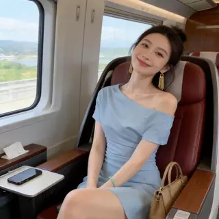 blue dress มินิเดรสสีฟ้า ปาดไหล่ข้างเดียว พลีท เรียบหรู สไตล์เกาหลี ชุดออกงาน ใส่เที่ยว เดรสวันแม่
