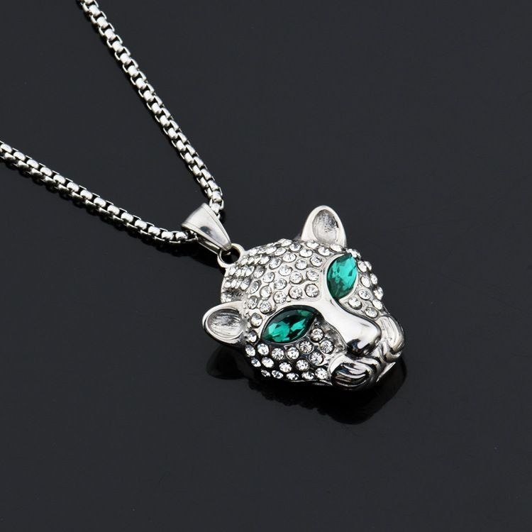 สไตล์ไนท์คลับ Hip-Hop แฟชั่นที่ไม่ซ้ํากัน Diamond-Studded สีเขียวเสือดาวหัวไทเทเนียมเหล็กสร้อยคอจี้ผ