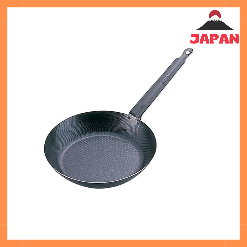 Endo Shouji TKG Iron Frying Pan 26cm with embossed surface patterns that reduce the contact area wit