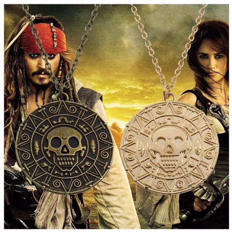 พร้อมสต็อก จัดส่งที่รวดเร็ว Pirates of the Caribbean สินค้า Aztec Gold เหรียญรอบ Skull สร้อยคอจี้เสื