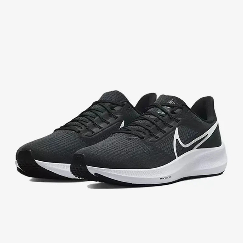Nike Air Zoom Pegasus 39 รองเท้าวิ่งที่ทนทานต่อการสึกหรออเนกประสงค์ระบายอากาศได้สีดําสีขาว DH4071-00
