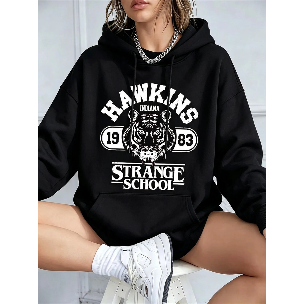 เสื้อฮู้ดพิมพ์ลาย Huggins High School ปี 1983 ผ้าฝ้าย 100% แบบ Unisex (ไซส์ M–3XL)