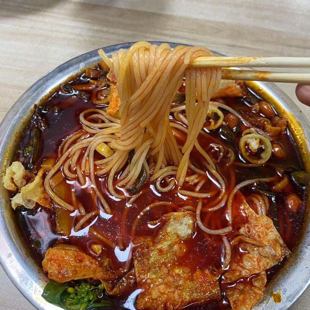 Liuzhou ร้านค้าทางกายภาพ Daigou Five Sisters Cao Sister Alemon Alexander Medium คืนกลิ่น Liuzhou!เคร