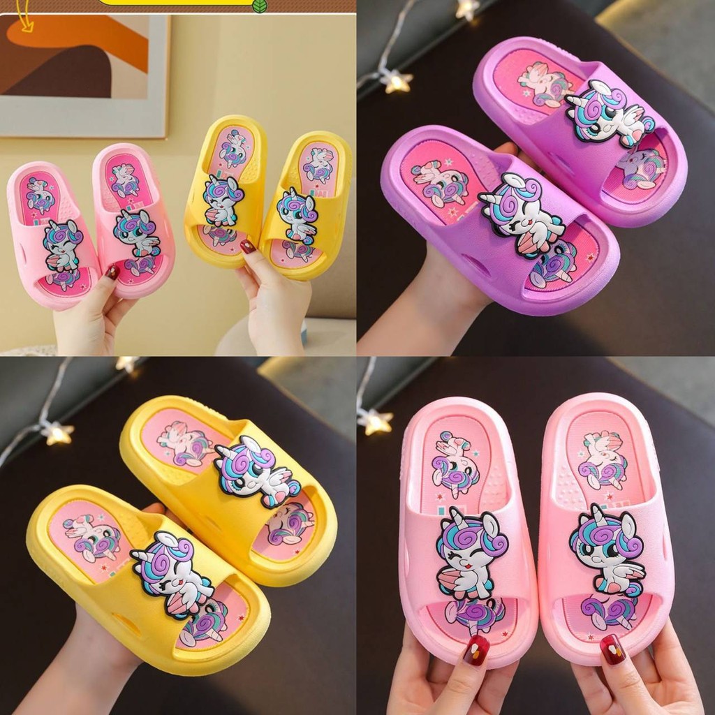 รองเท้าแตะเด็ก👟มาใหม่👟ลายยูนิคอร์น✨แบบสวม พื้นนุ่มนื่ม ใส่สบายเท้า มียางกันลื่นอย่างดี พร้อมส่งงงจ้า