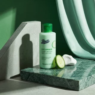 Boots Cucumber Moisturising Face Lotion 150Ml บู๊ทส์ คิวคัมเบอร์ มอยส์เจอร์ไรซิ่ง เฟซ โลชั่น 150มล.