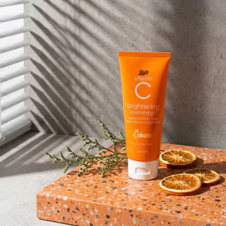 Boots Vitamin C Brightening Cleansing Gel 100Ml บู๊ทส์ วิตามิน ซี ไบรท์เทนนิ่ง คลีนซิ่ง เจล 100มล.