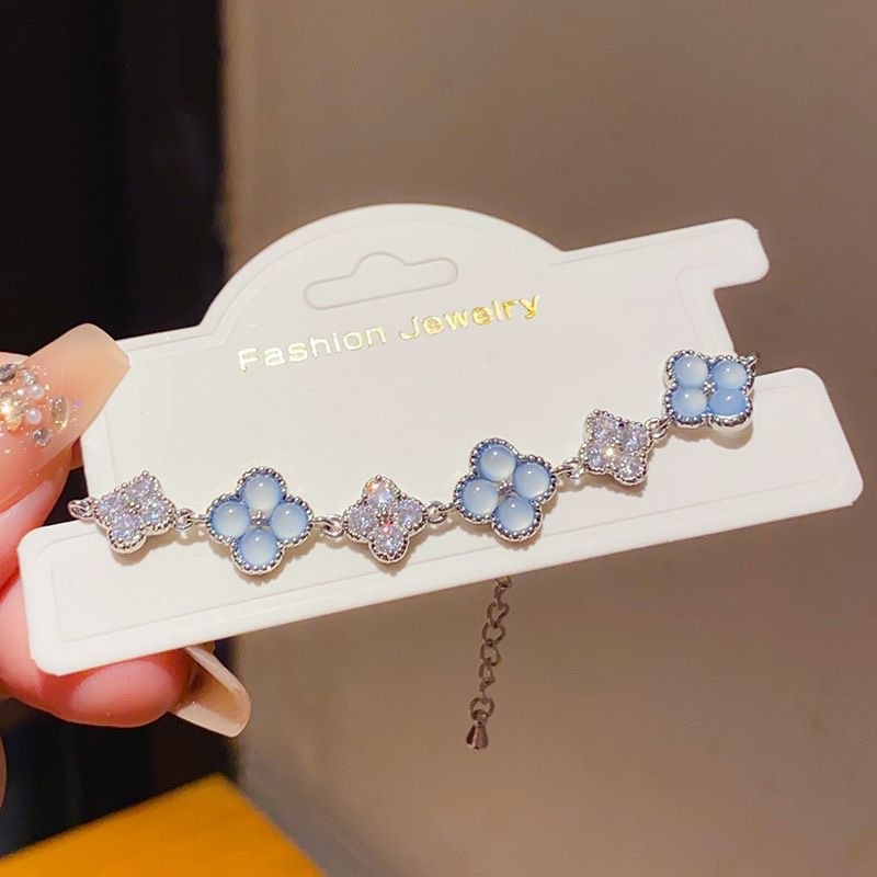 สร้อยข้อมือดอกไม้นําโชคโลหะผสมทุกการแข่งขันสําหรับผู้หญิง