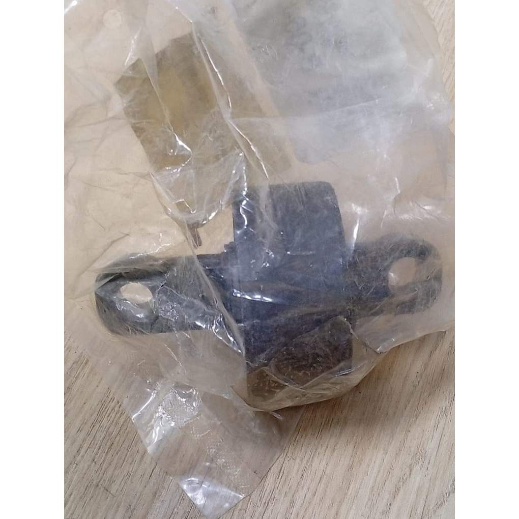 BUSH TRAILING ARM LH / RH > HYUNDAI TUCSON 2.0 / 2.4CC > LH 55274-2S001 / RH 55275-2S001 > PART