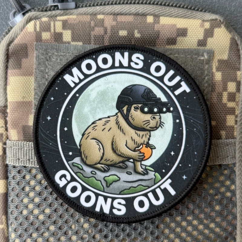 Moons Out Goons Out Capybara Patch ป้ายยุทธวิธีพิมพ์ตะขอและห่วงกระเป๋าเป้สะพายหลังเสื้อผ้าสติกเกอร์
