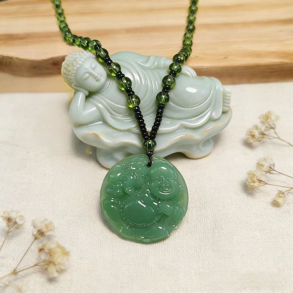Chalcedony สร้อยคอสีเขียวผู้ชายผู้หญิง Maitreya พระพุทธรูปนอนจี้เครื่องประดับแก้ว 2ISO