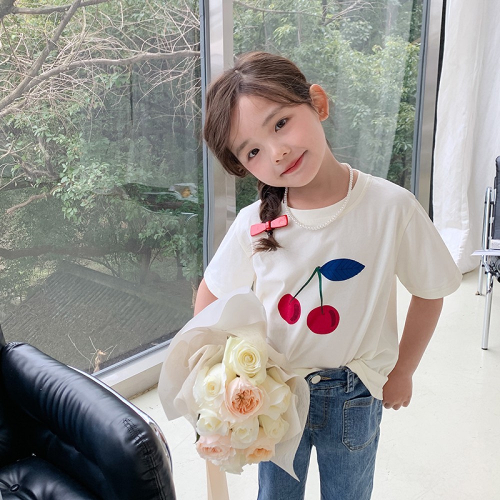 XSK Amo Beibei ผลิตภัณฑ์เดี่ยวสไตล์ตะวันตกเด็กหญิงเกาหลีเชอร์รี่ขนาดใหญ่แขนสั้น2025ฤดูร้อนเด็กเสื้อย