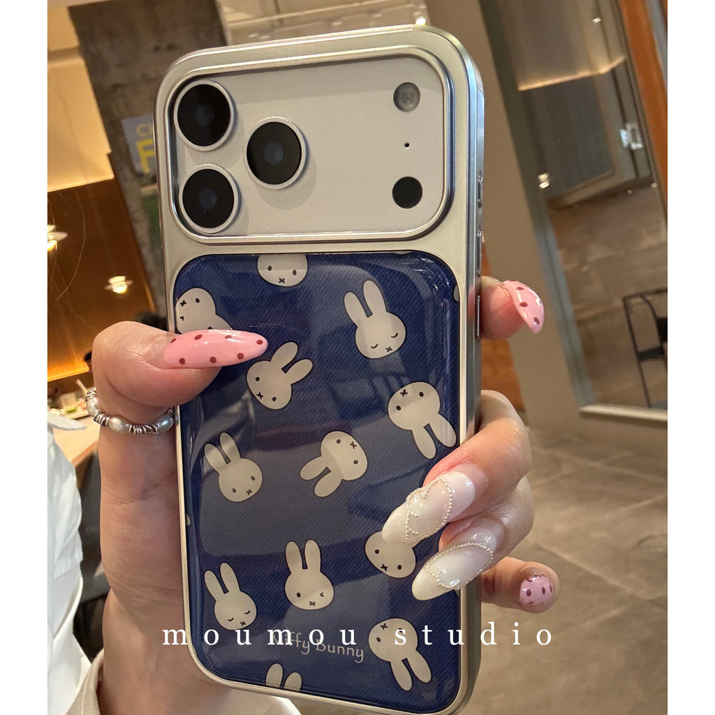 Huiwanju กระต่ายพื้นหลังสีน้ําเงินไฟฟ้าน่ารักเหมาะสําหรับเคสโทรศัพท์มือถือ iPhone17pro/16promax 15 เคสป้องกัน 14.