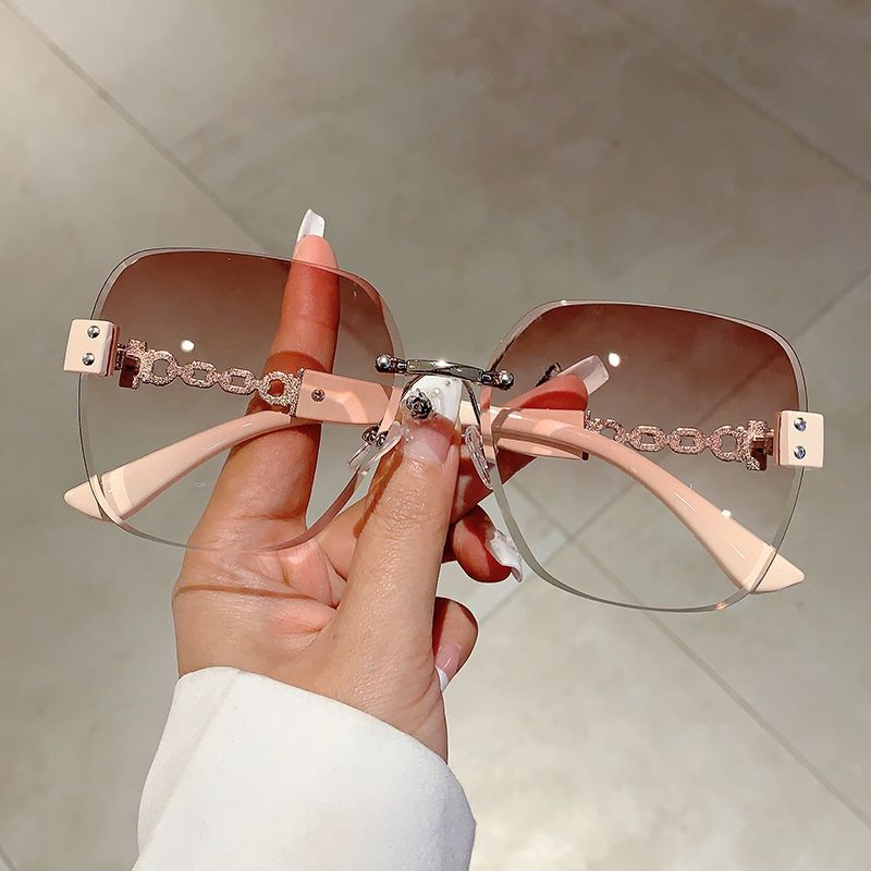 [สะสมโดย3596คน] 2024แฟชั่นใหม่โซ่วัดดวงอาทิตย์3596人เก็บเกี่ยว紫2024新款无锁骨镜太阳眼镜感风高清新款防外线10.15