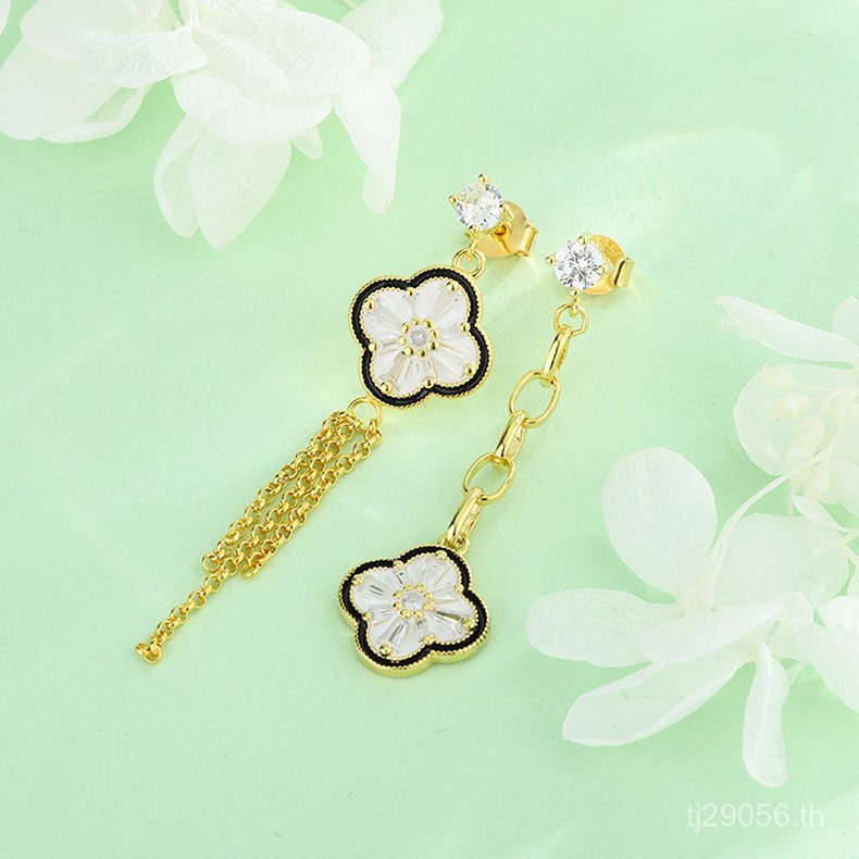 Four-Leaf Clover Clover อารมณ์หรูหราต่างหูไม่สมมาตร s925 หญิง High-End ต่างหูพู่สไตล์ใหม่เงินสเตอร์ล