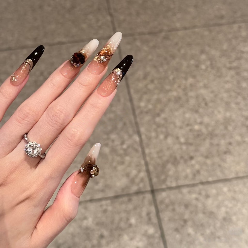 Derison [Lava Mousse] High-End Caramel Color Autumn Cat Eye Nails Classy French K9 Diamond Wear Nail
