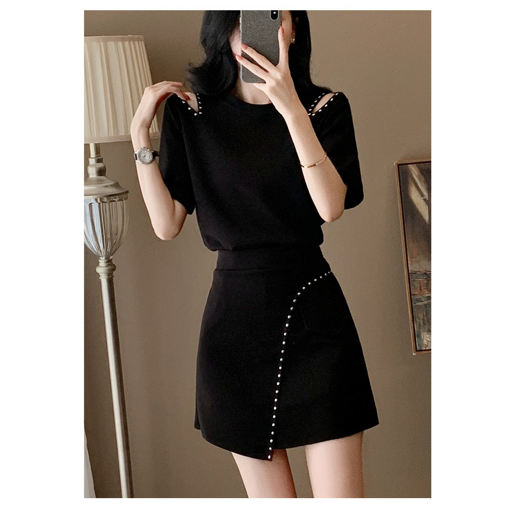 Hepburn Style High-End Casual Fashion Suit Design Sense สีดําแขนสั้นกระโปรงสั้นเสื้อผ้าผู้หญิงสองชิ้