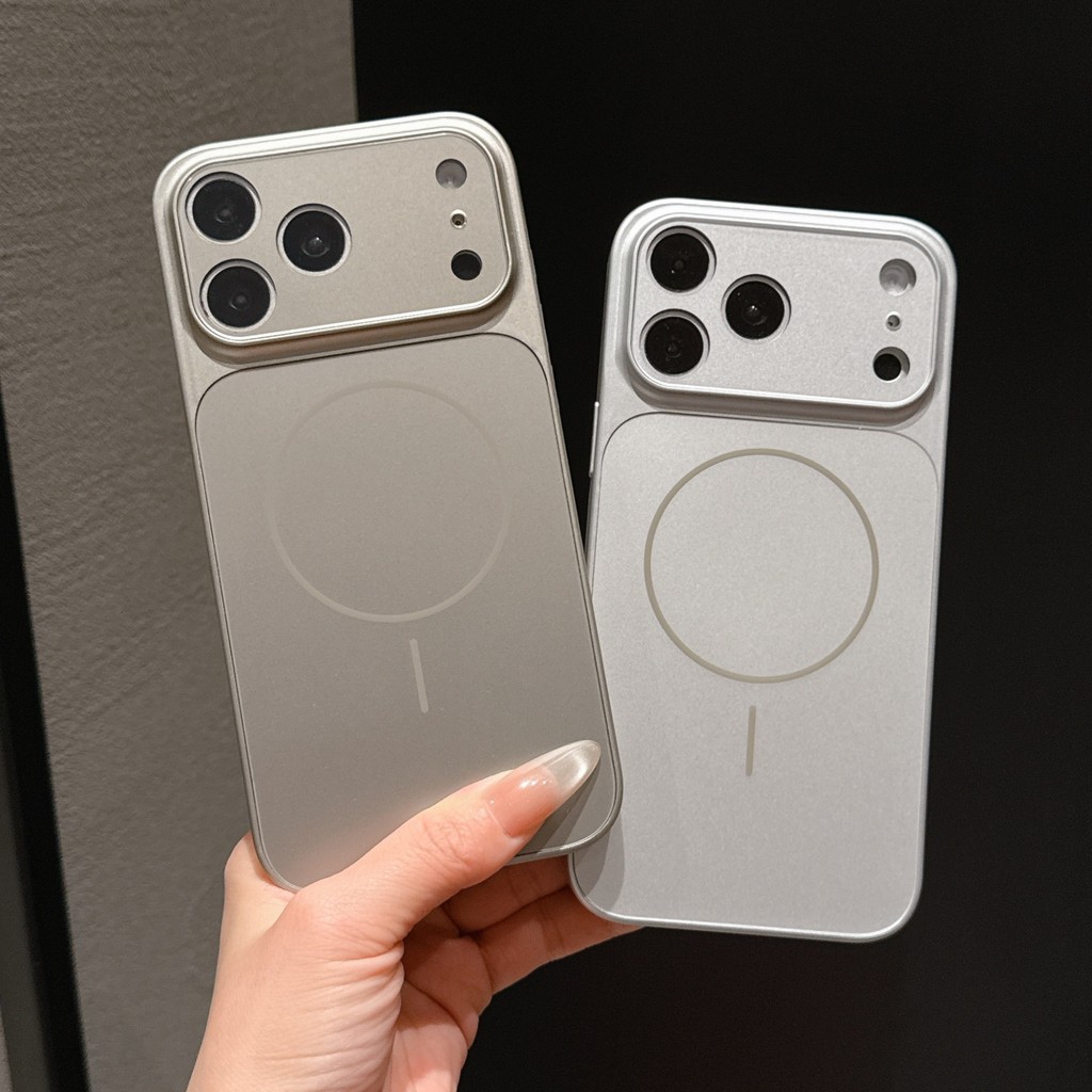 Premium Matte Magnetic Case สําหรับ iPhone 17 Pro Max 17 Pro 17, Original Bare Metal Feel Frosted เคสกันกระแทก, MagSafe Compatible Anti-Fingerprint