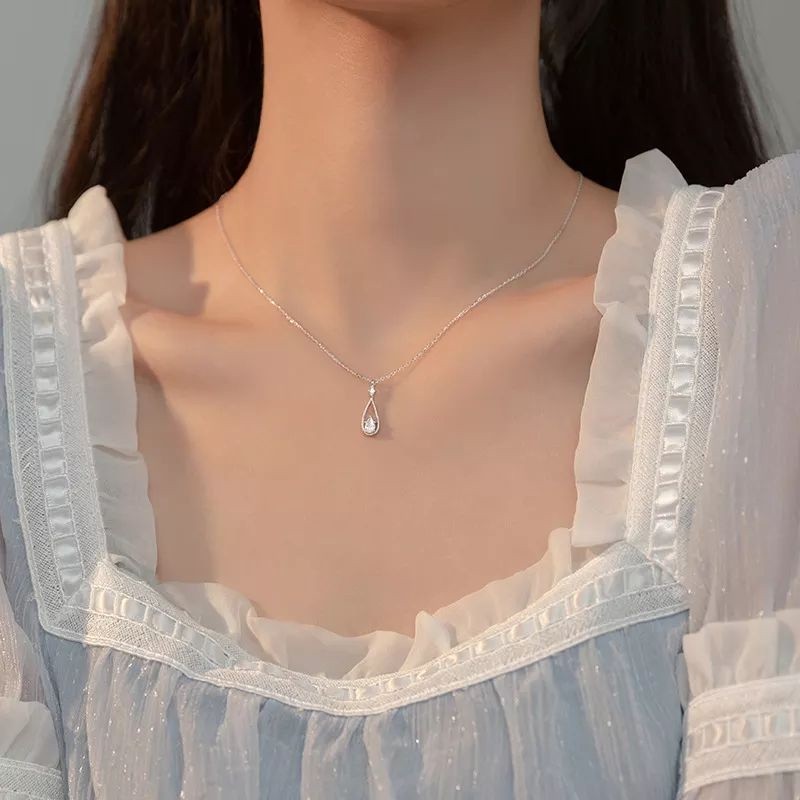PLOYBRIL สร้อยคอคริสตัลมินิมอล • Minimal Crystal Necklace X022