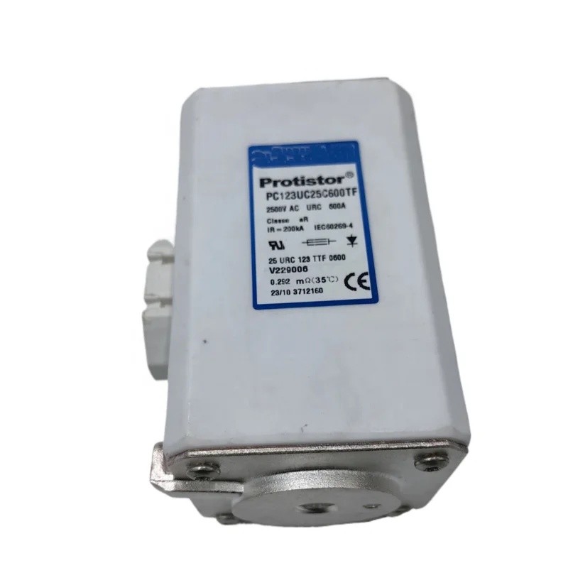 บริการอุตสาหกรรม PC123UC25C600TF High Breaking Thermal Certified Fuse Holder Low Voltage 600A 2500V 