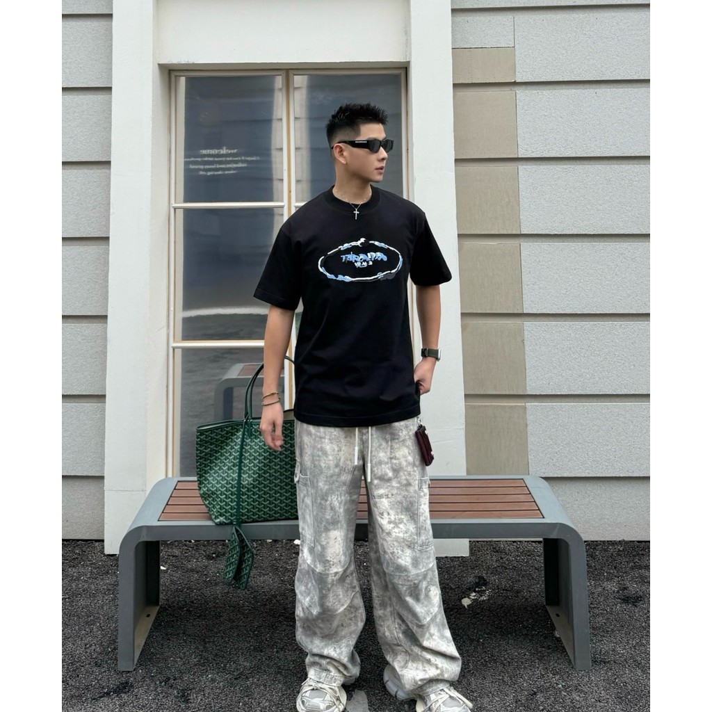 Prada/Prada 2026 เสื้อยืดแขนสั้นคอกลมสไตล์คู่ผู้ชายกลางแจ้งทุกวัน Top Commuter รอบคอ Slim-fit ฤดูร้อ