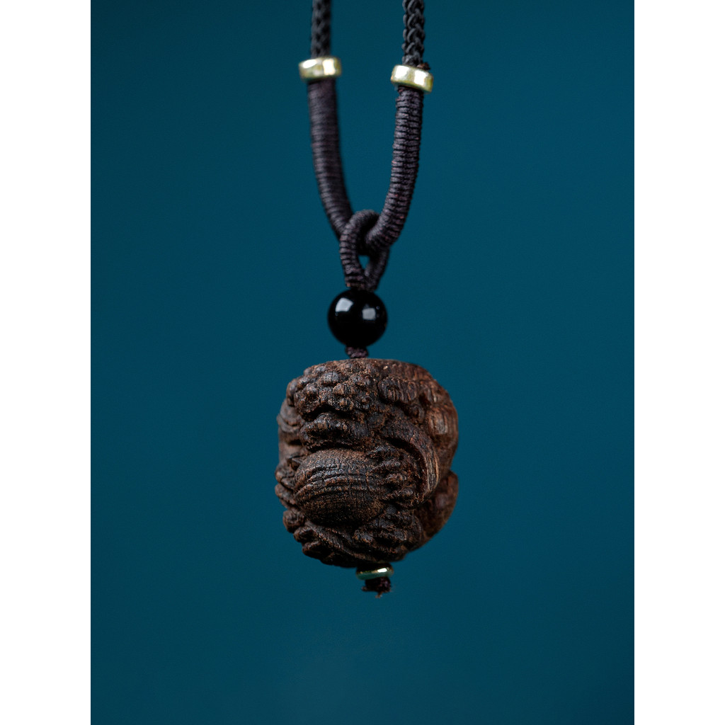 ธรรมชาติเวียดนาม Nha Trang Qinan ไม้กฤษณาจี้ Hand-Carved Responsive สร้อยคอจี้จี้สุภาพสตรี Niche