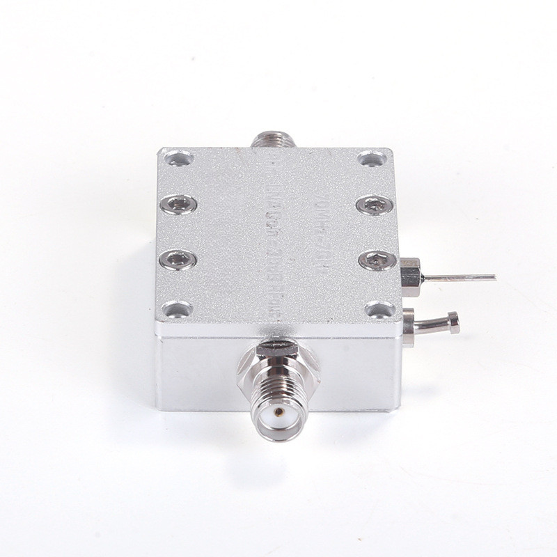 30dB Gain RF เสียงรบกวนต่ําสําหรับเครื่องขยายเสียง 70MHz ถึง 7GHz สําหรับอุปกรณ์สื่อสาร