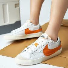 Blazer Low 77 Jmbo Hook Wite Orane Classic All Casal Combines Skate Soes DN2158-100 Men