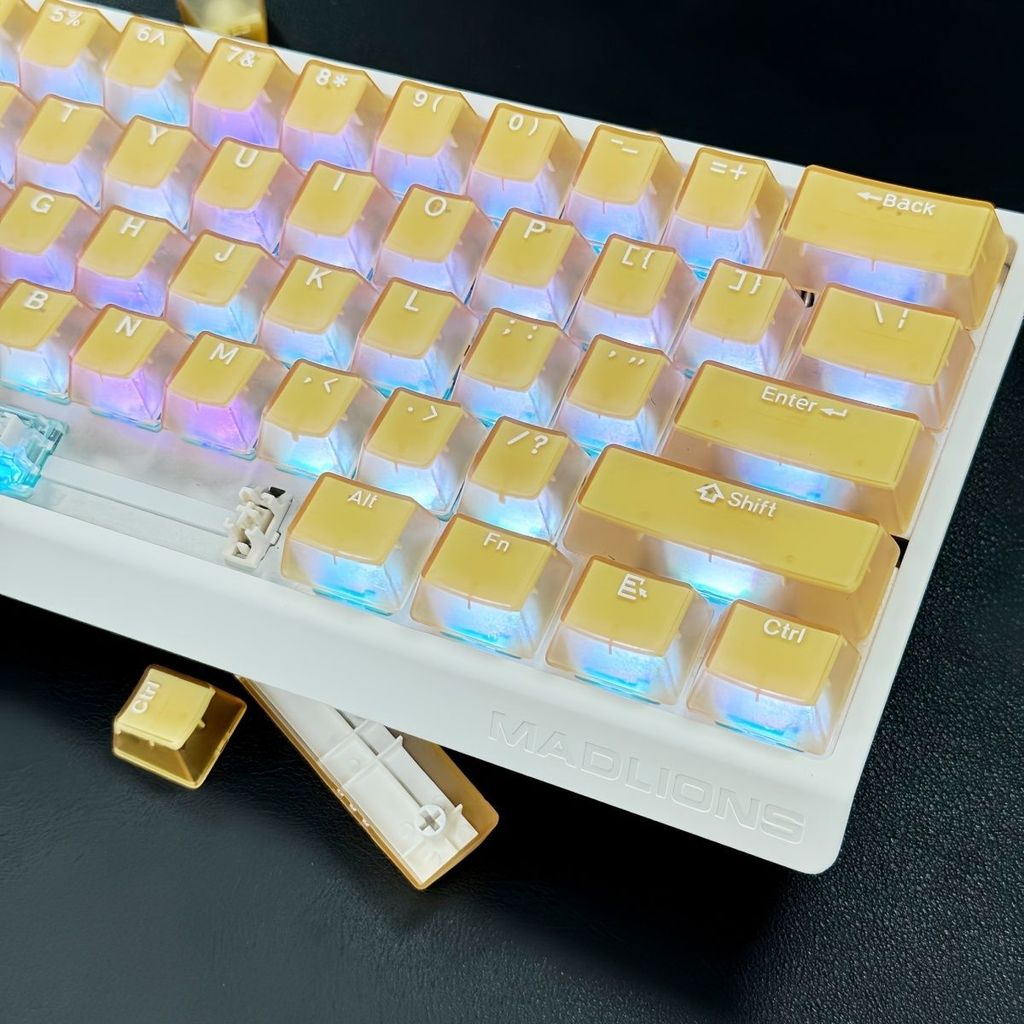 114 คีย์Golden Jade Pudding Keycaps โปร่งแสง Clear PBT Shine ผ่าน Keycaps โปรไฟล์ OEM สําหรับ MX Swi