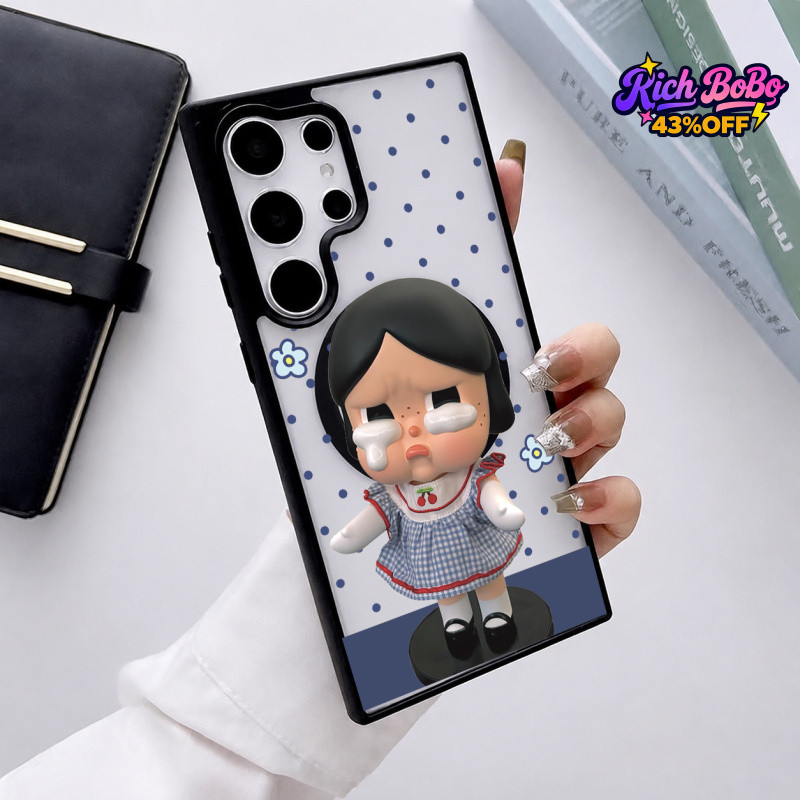 เคสแม่เหล็กกันกระแทก ลายสาวน้อยร้องไห้ชุดเดรสลายตารางสีฟ้า สำหรับSamsungA06-A56/S22-S26 และ iPhone17,16,15,14,13,12,11