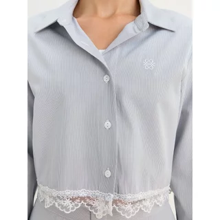[Pomelo] เสื้อเชิ้ตแขนยาวแต่งขอบลูกไม้ / Lace Trim Long Sleeve Shirt