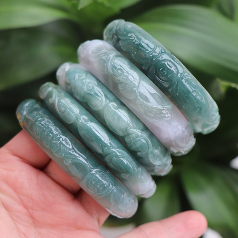 สร้อยข้อมือหยกธรรมชาติ สร้อยข้อมือหยกแกะสลัก Guifei Ice Nuo Laokeng หยกสำหรับผู้หญิง