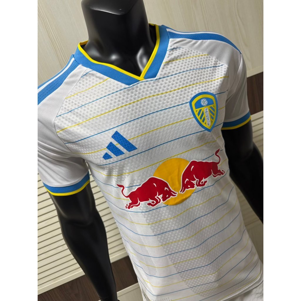 Player edition 2627 Leeds United home เสื้อยืดแขนสั้นฟุตบอลคุณภาพสูง